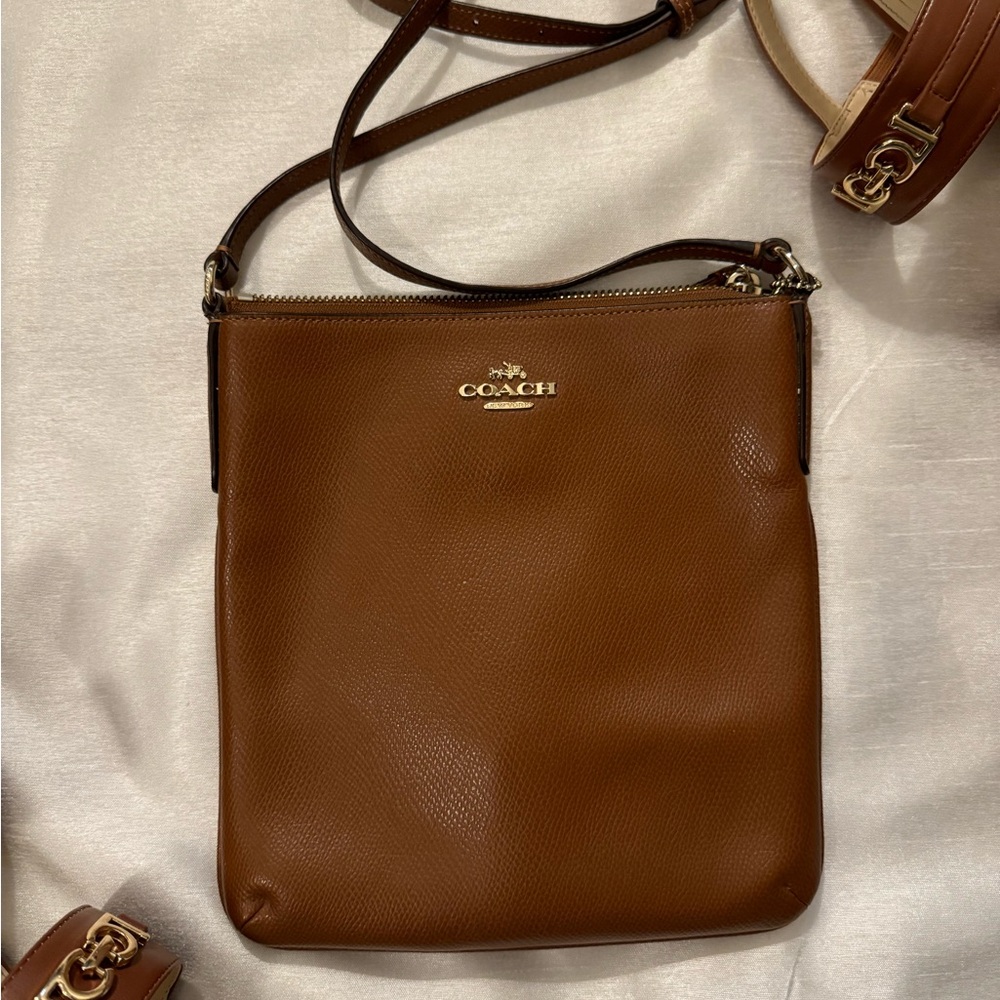 Coach crossbody medium